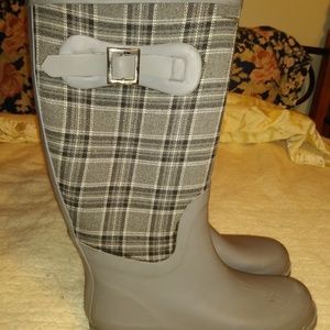 Rain boots